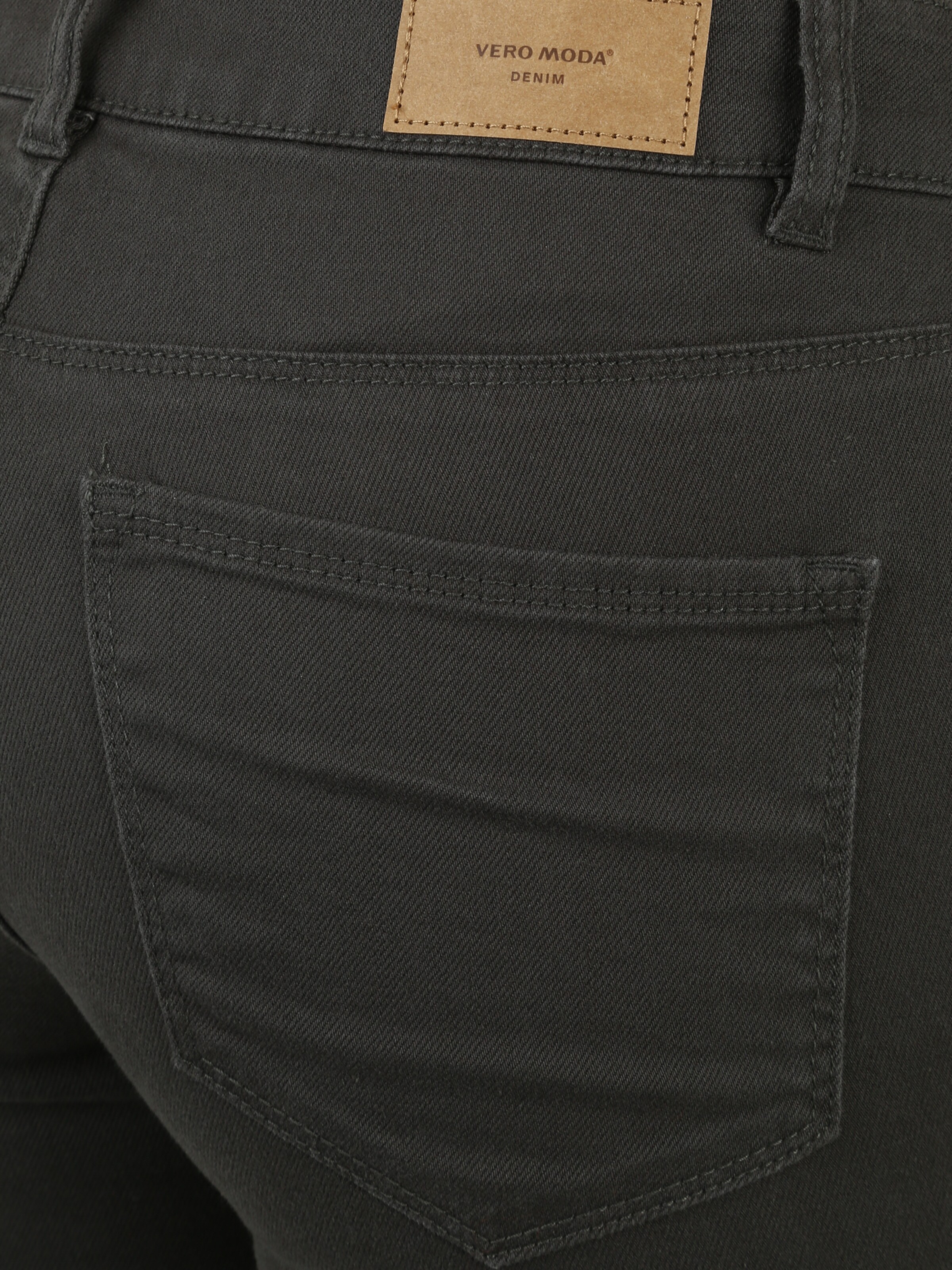 Skinny Jeans 'HOT SEVEN' di Vero Moda Petite in grigio