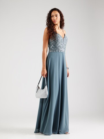 Rochie de seară de la Laona pe verde