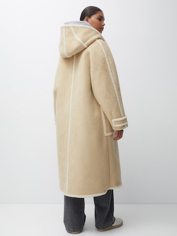 Pull&Bear Winter Coat in Beige