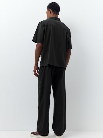Pull&Bear Regular Fit Hemd in Schwarz