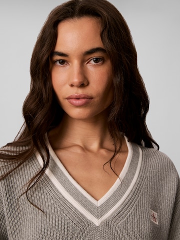 Robes en maille Calvin Klein Jeans en gris