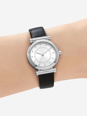 DKNY Analoguhr in Schwarz: Vorderseite
