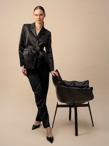 Blazer 'Claire' di Anse Victorin in nero: frontale