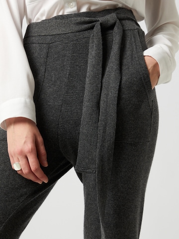 Tapered Pantaloni 'Lou' de la LeGer by Lena Gercke pe gri