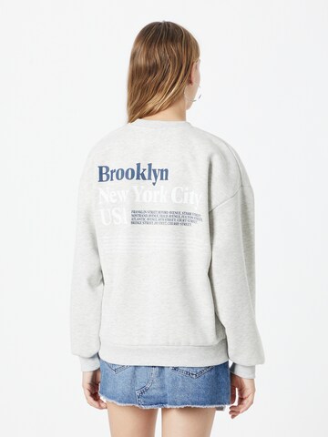 Gina Tricot Sweatshirt 'Riley' in Grau