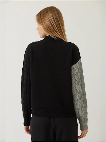 Bianco Lucci Sweater in Grey