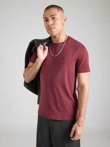 Tricou de la Mavi pe roșu: față