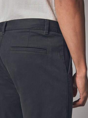 Regular Pantaloni eleganți de la Next pe verde
