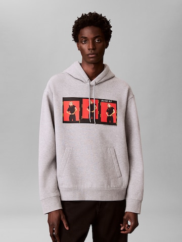 Calvin Klein - Sudadera 'OUTTAKES' en gris: frente