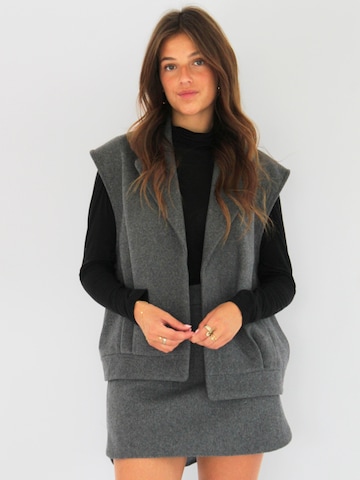 Honnête Atelier Bodywarmer 'Lourdes' in Grijs: voorkant