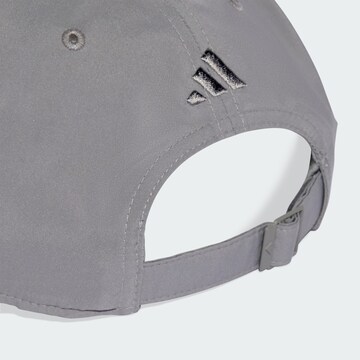 Cappello da baseball sportivo 'Mercedes-AMG Petronas F1 Team' di ADIDAS PERFORMANCE in grigio