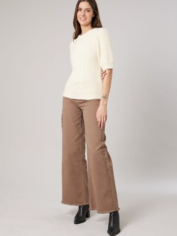 Deeluxe Sweater in Beige