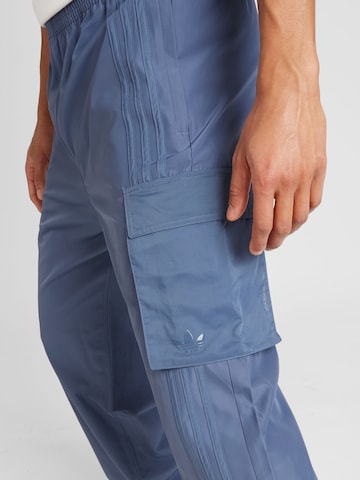 Loosefit Pantaloni cargo di ADIDAS ORIGINALS in blu