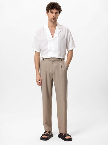 Regular Pantalon à plis 'Doha' Antioch en beige