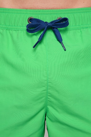 CAMP DAVID Board Shorts in Green