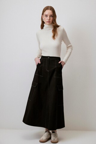 Touche Prive Skirt in Black