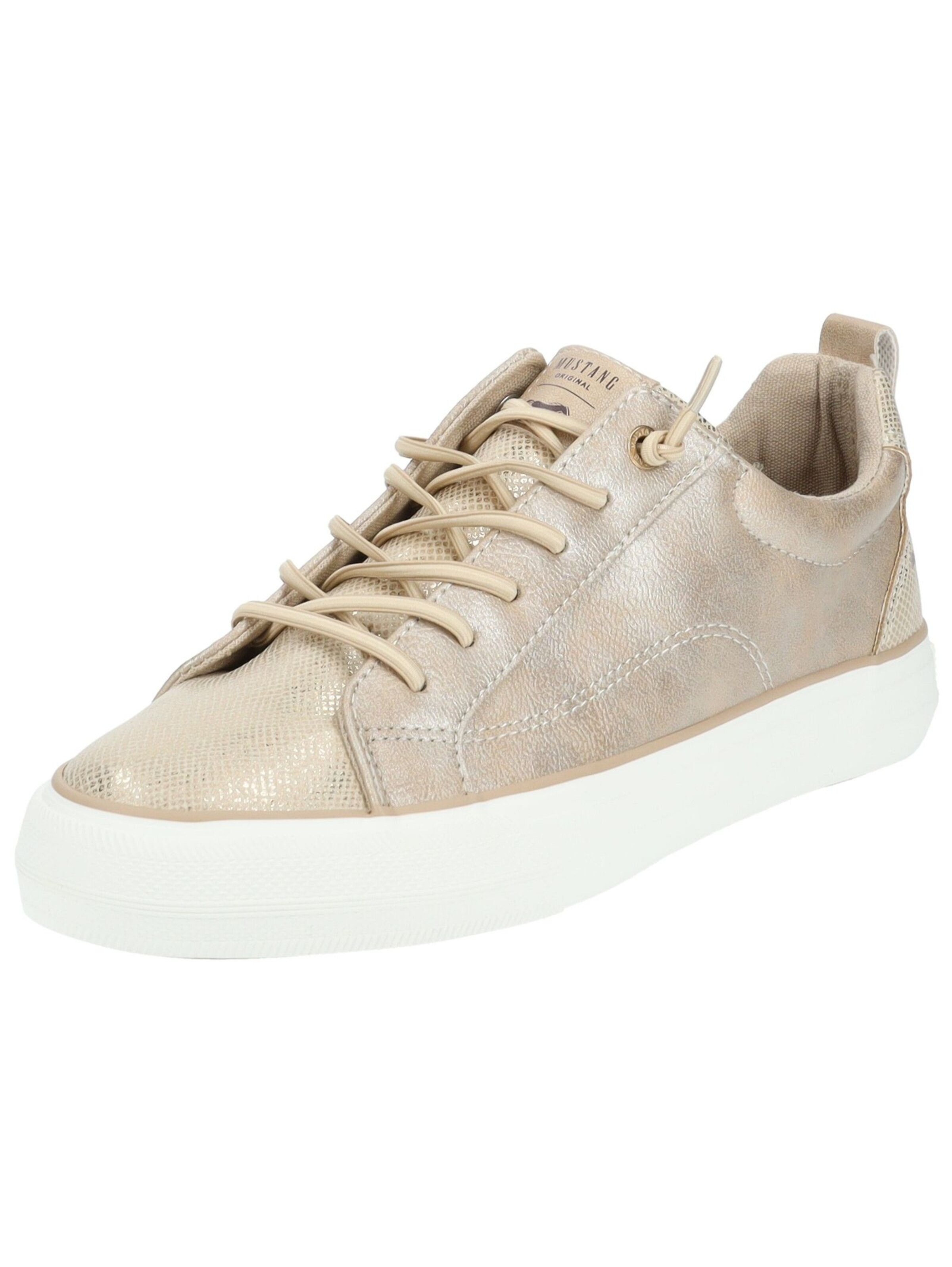 Baskets basses MUSTANG en beige : devant