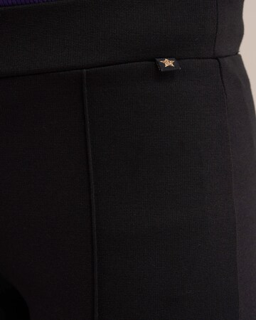 WE Fashion - Acampanado Leggings en negro