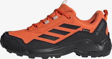 Chaussure basse ADIDAS TERREX en orange : devant
