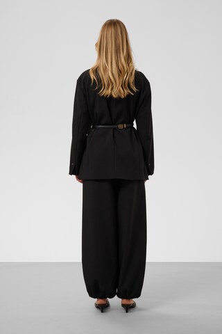 SOAKED IN LUXURY - Perna larga Calças 'Corinne' em preto