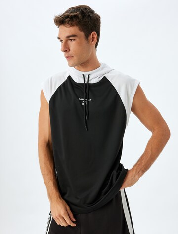 Koton Tricot in Zwart: voorkant