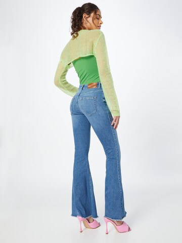 NEON & NYLON Flared Jeans in Blue