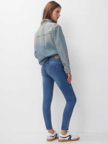 Pull&Bear Skinny Jeans in Blau