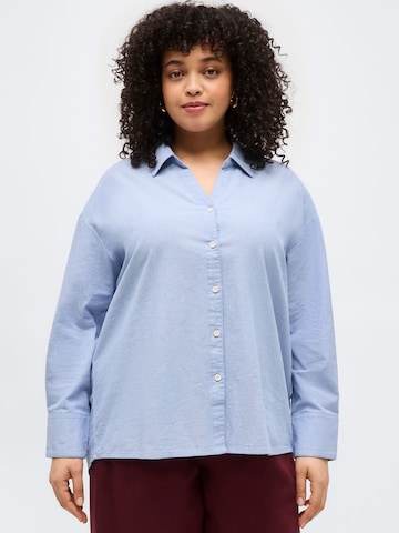 Chemisier Vero Moda Curve en bleu : devant
