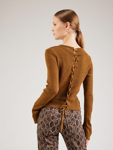 Pullover di Monki in marrone