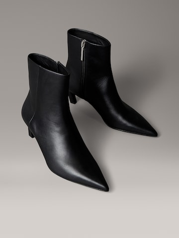 Calvin Klein - Botas de tobillo 'ESS' en negro