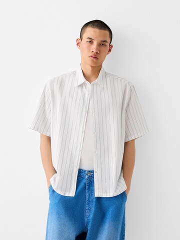 Bershka Comfort Fit Skjorte i hvid: forside