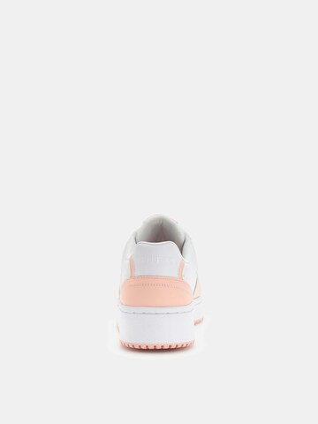 GUESS Sneaker in Pink