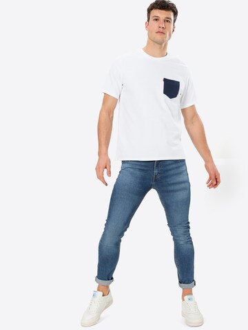 balta LEVI'S ® Marškinėliai 'Relaxed Fit Pocket Tee'