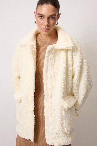 Touche Prive Jacke in Beige