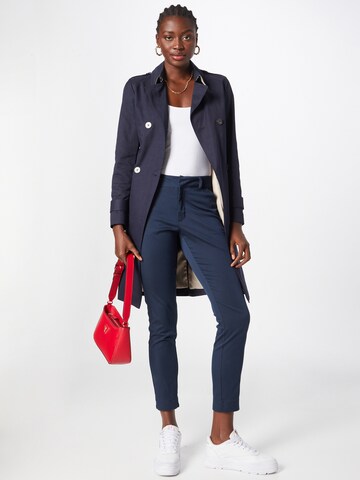 Coupe slim Pantalon chino 'Lea' Kaffe en bleu