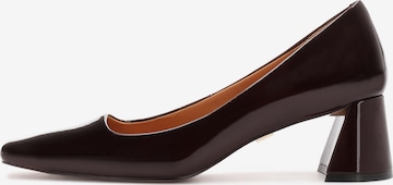 Kazar Kontsakingad, värv punane: eest vaates