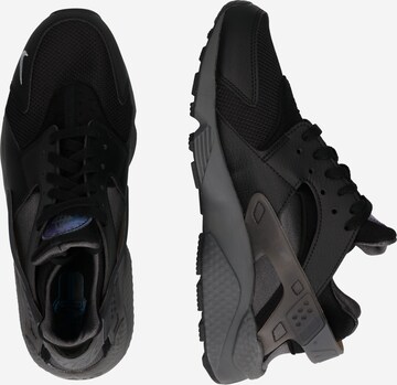 Nike Sportswear Tenisky 'AIR HUARACHE' – černá