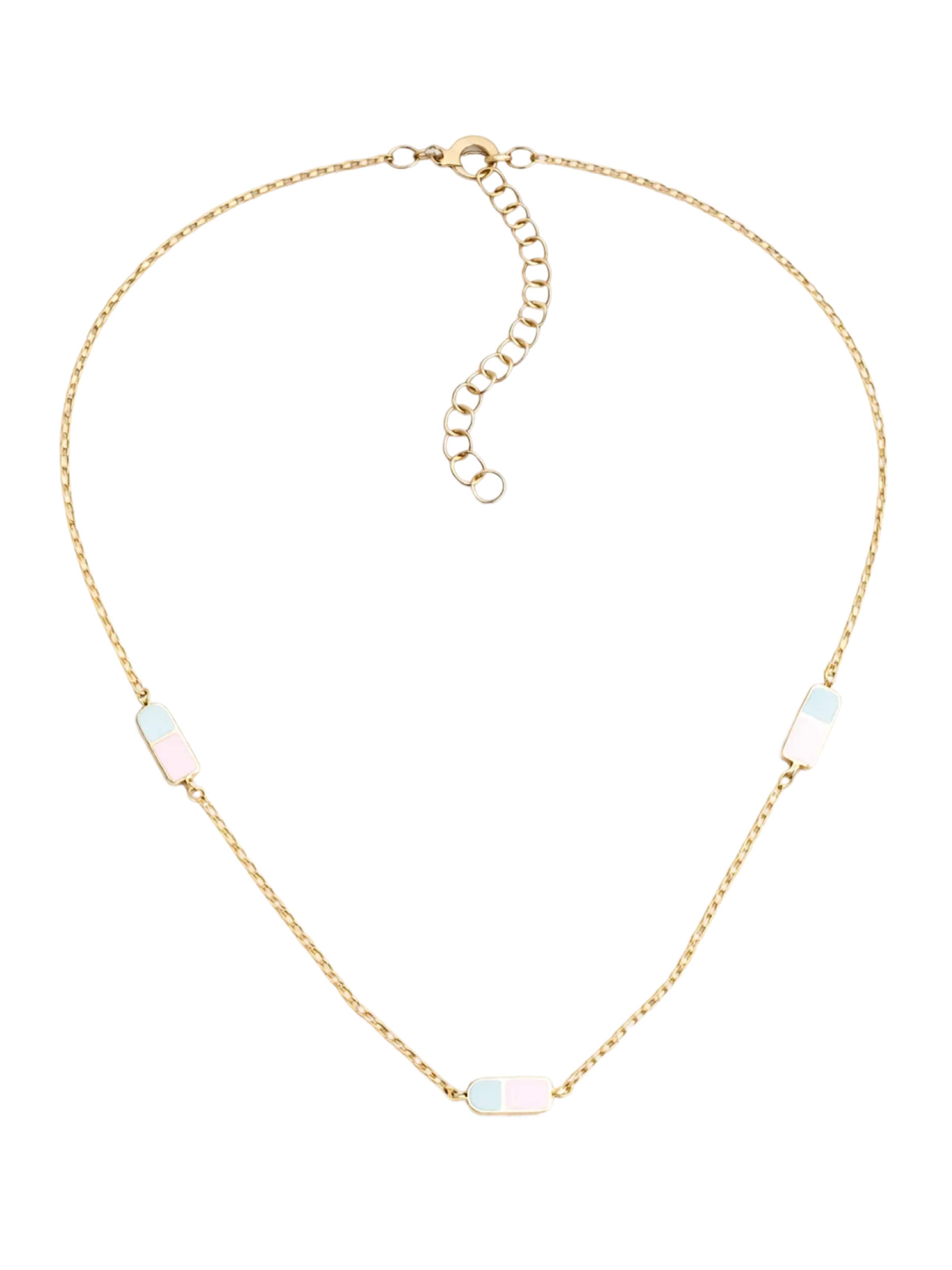 So Chic Necklace in Gold: front