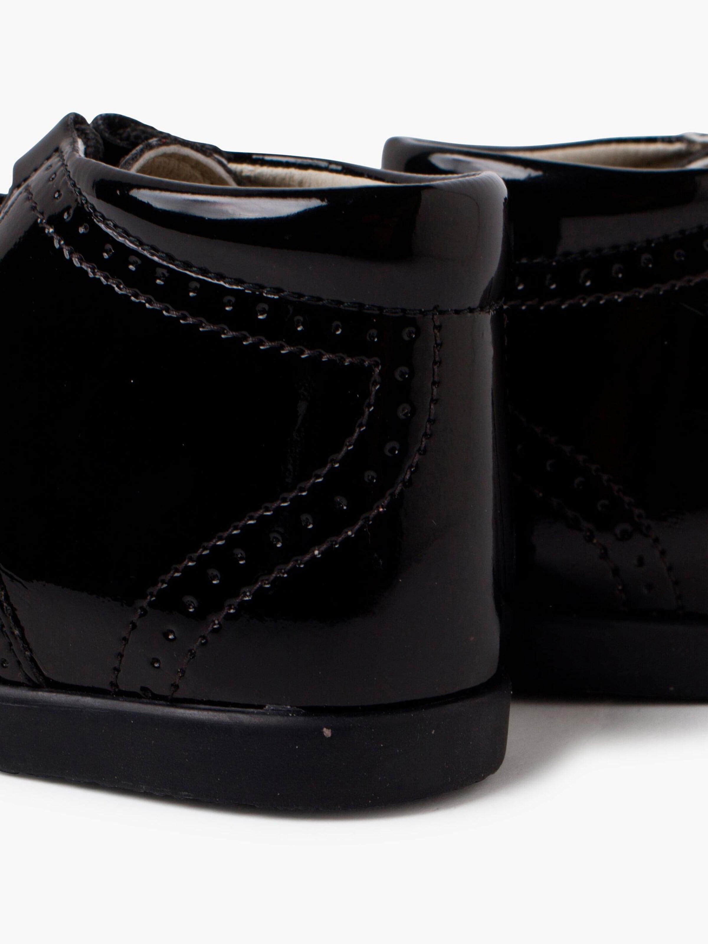 Pisamonas First-Step Shoes in Black