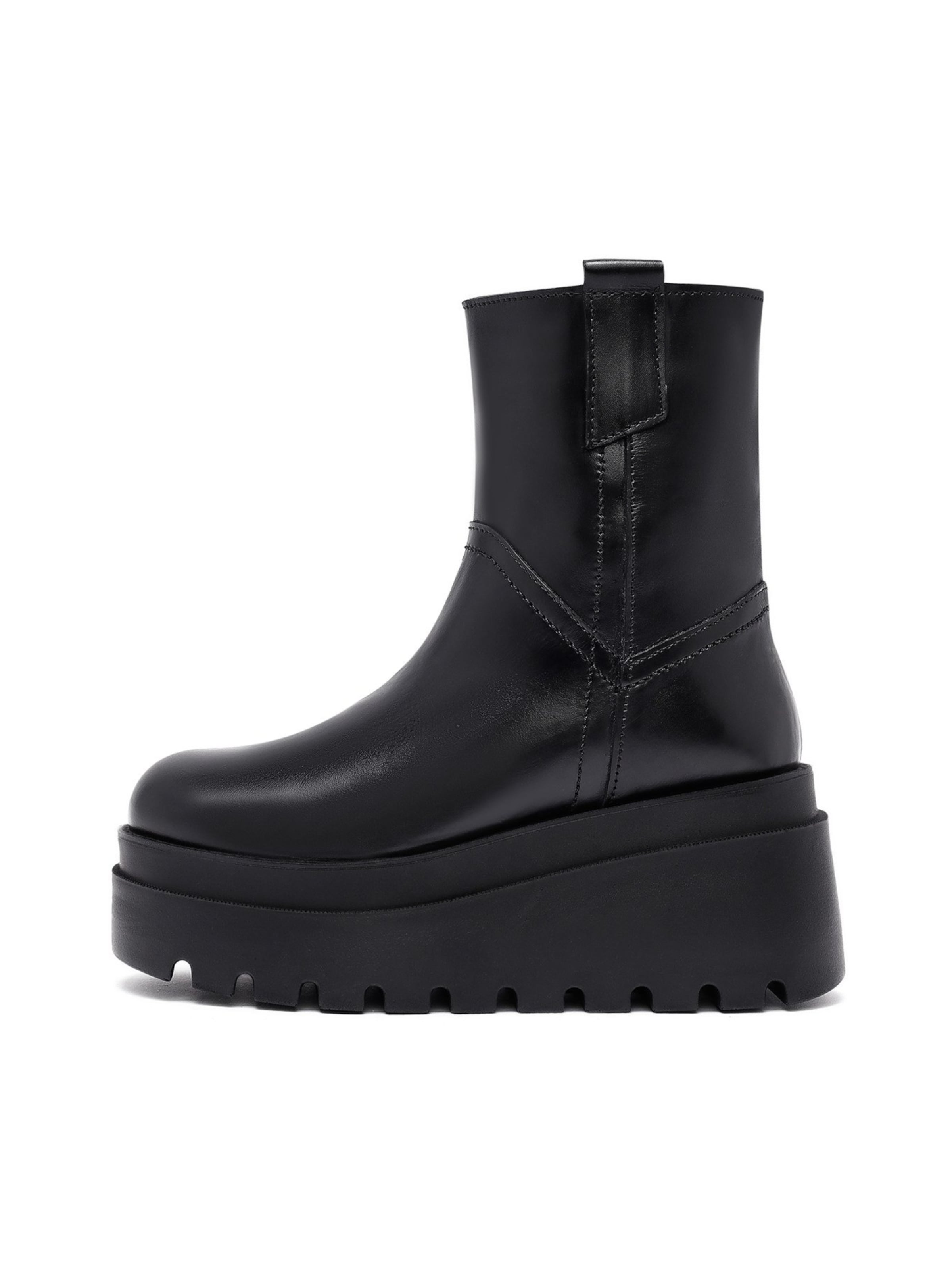 Ankle boots di Derimod in nero: frontale