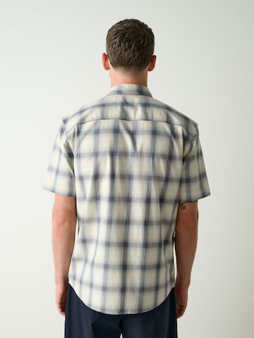 Next - Ajuste regular Camisa en azul