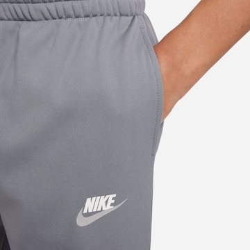 Nike Sportswear Jogginganzug in Grau