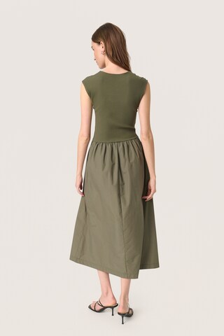 SOAKED IN LUXURY - Vestido 'Simone' en verde