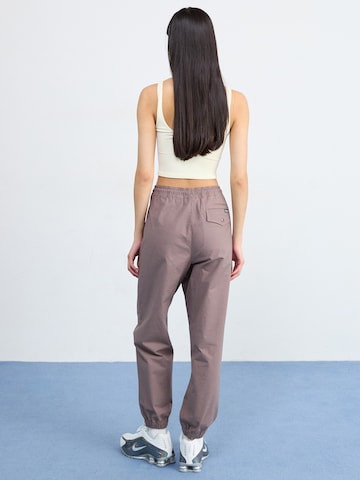 COLUMBIA Конический (Tapered) Штаны в спортивном стиле 'ROC™' в Серый