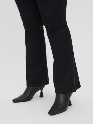 Vero Moda Curve Flared Jeans 'PEACHY' in Zwart