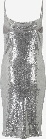 Vero Moda Tall Sukienka koktajlowa 'Kaje' w kolorze srebrny
