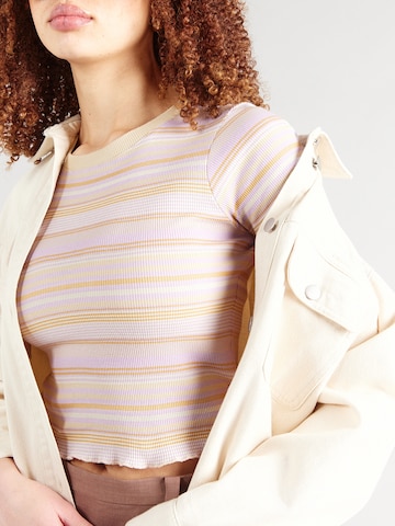 Iriedaily T-shirt 'Pippa' i lila