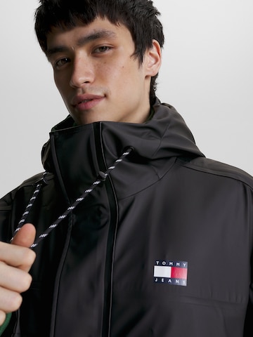 Tommy Jeans Übergangsjacke in Schwarz