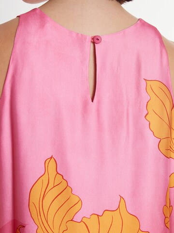 Ana Alcazar Top 'Paskala' in Roze