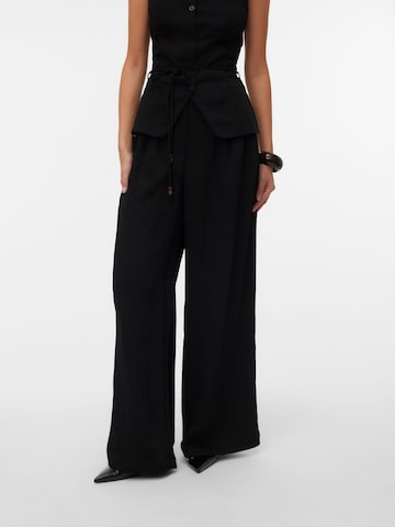 VERO MODA - Pierna ancha Pantalón plisado 'VMLieve' en negro: frente